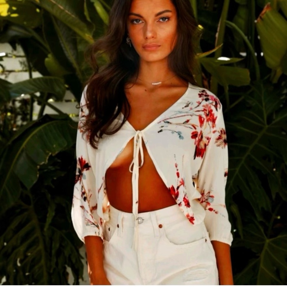 Beach Bunny Georgia Top